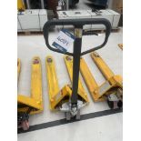 Hydraulic 2500kg pallet truck (retained until end of clearance)