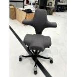 10x (no.) HAG Capisco, 8106 ergonomic office chairs, fabric upholstered