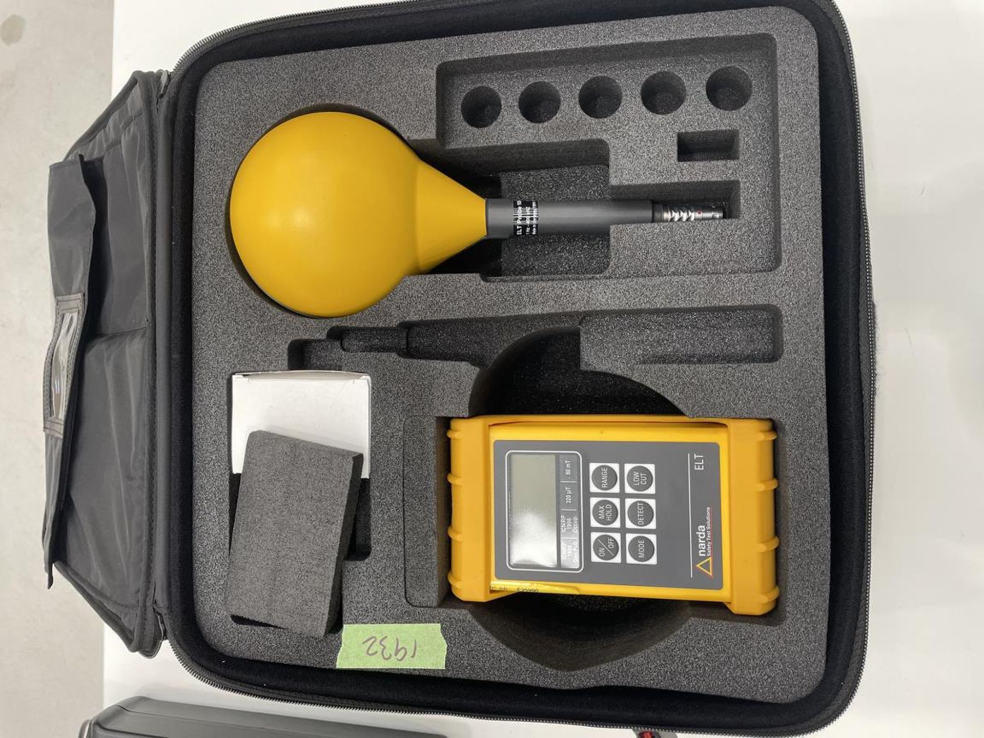 Narda, ELT-400 electric field exposure level tester