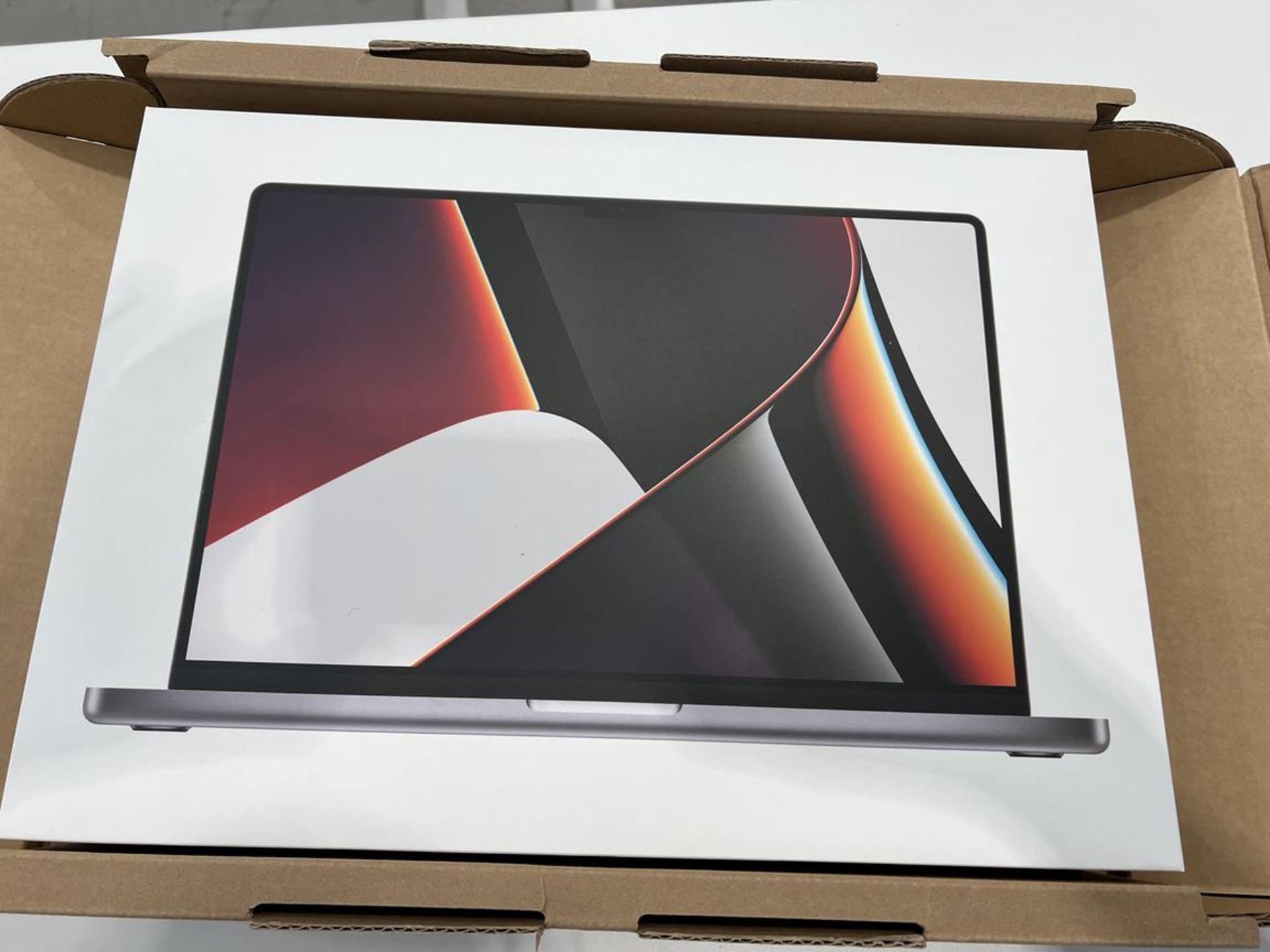 Apple, MacBook Pro A2485