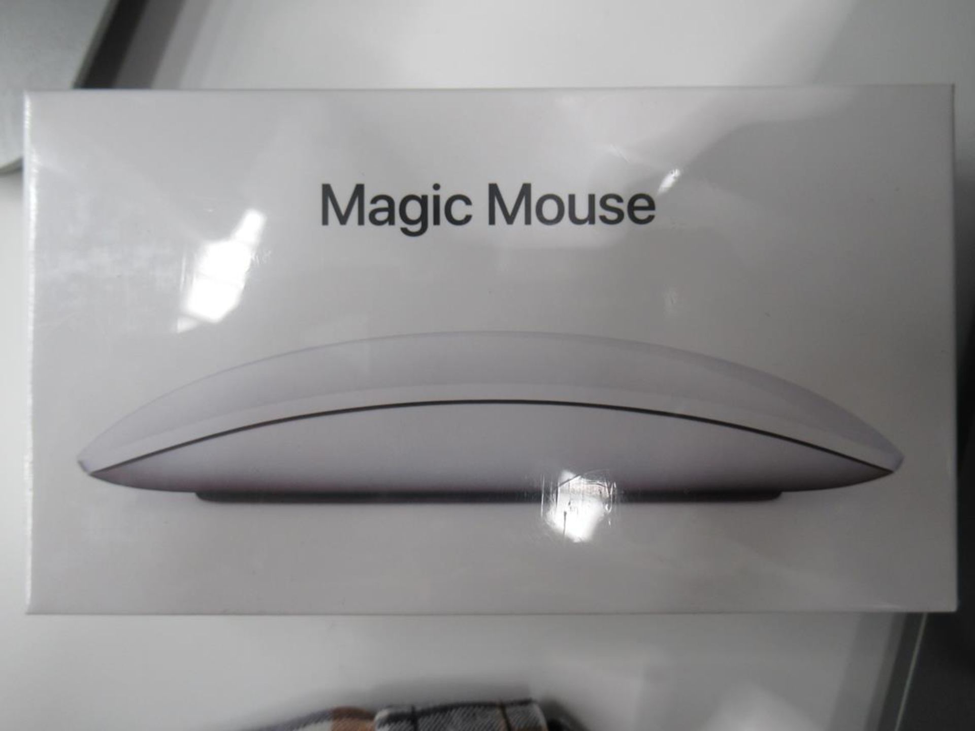 Apple, Magic Mouse MLA02Z/A (boxed and unused)