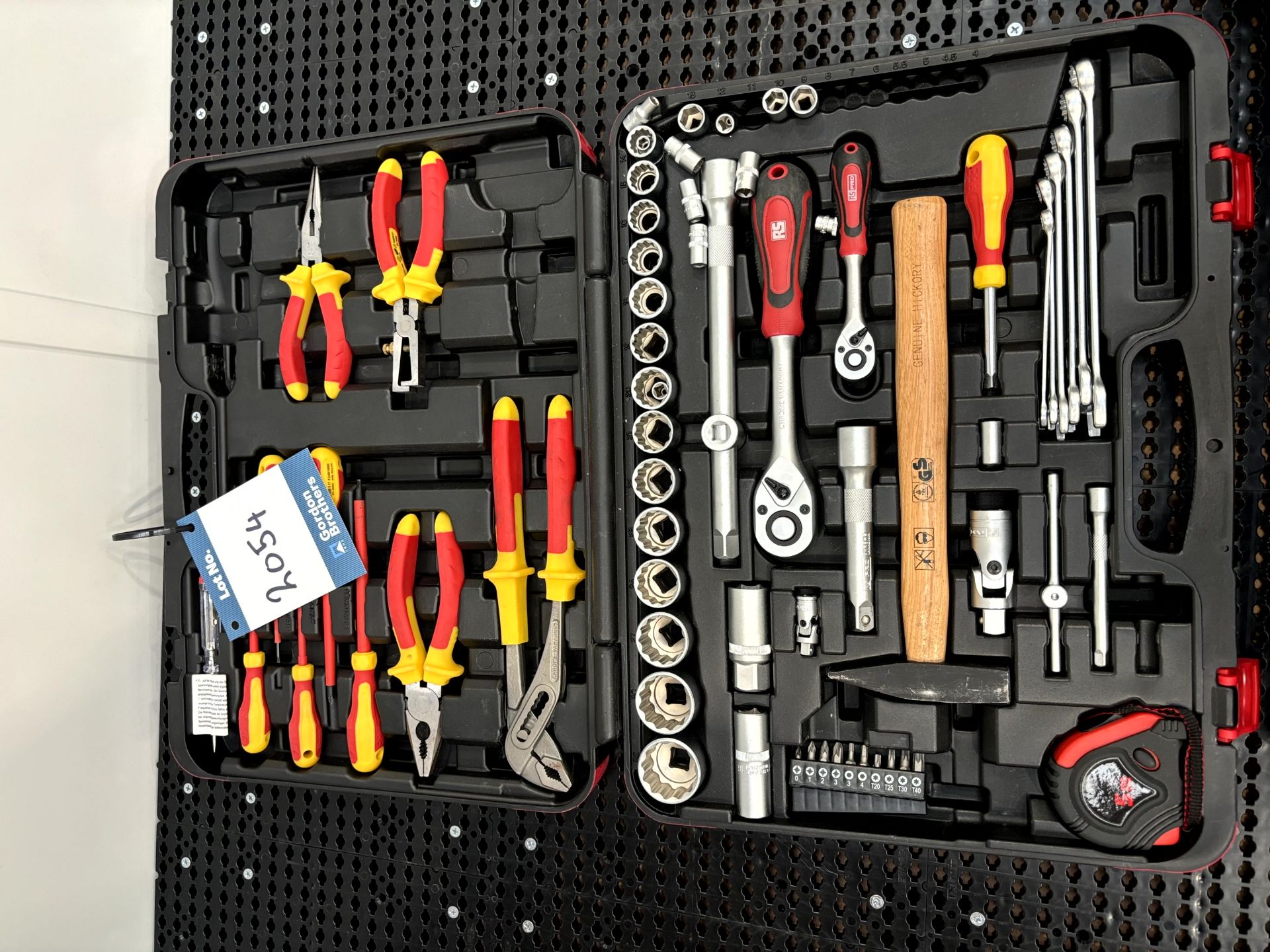RS Pro, 88 piece electricians tool kit with case