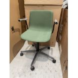 Set of 6x (no.) Fredericia cloth upholstered chairs, green