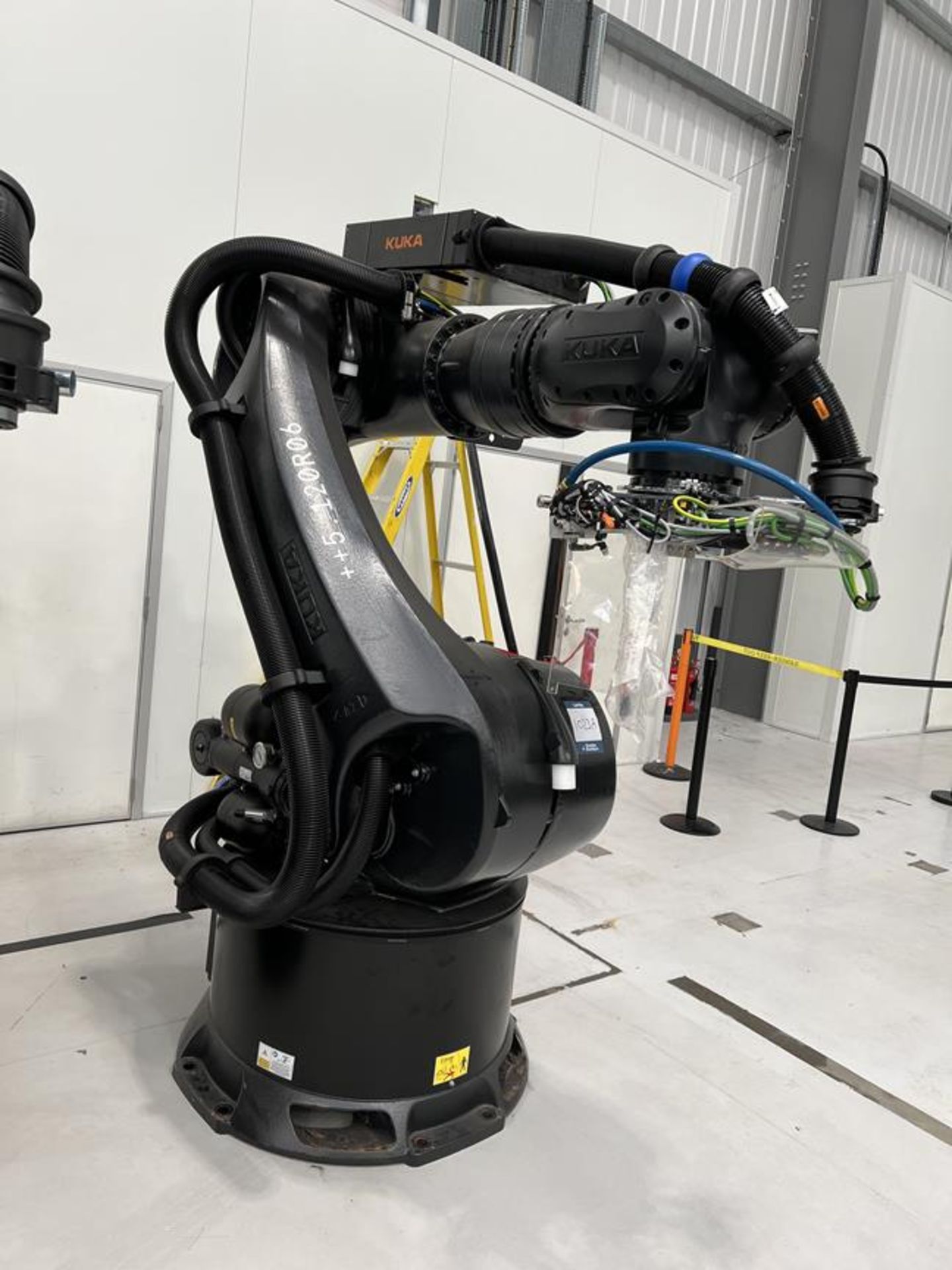 Kuka, KR280 R3080FLR six axis robot on extended pedestal, Serial No. 4380723 (DOM: 2021) with KRC4 c - Image 2 of 11