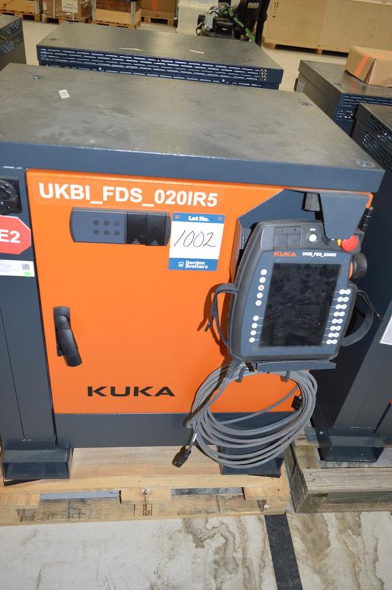 Kuka, KR240 R2900-2/FLR six axis robot, Serial No. 1072655 (DOM: 2020) with KRC4 controller with tea - Bild 9 aus 11