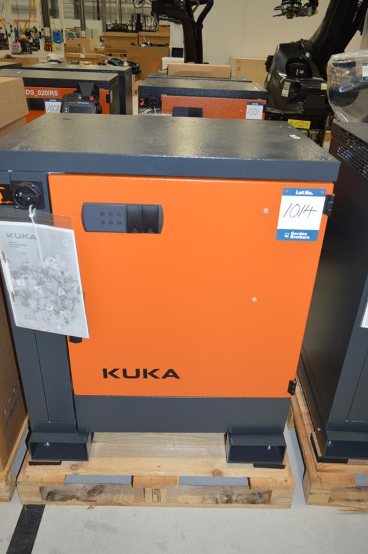 Kuka, KR280 R3080/FLR six axis robot, Serial No. 4380886 (DOM: 2021) with KRC4 controller and teach - Bild 8 aus 10