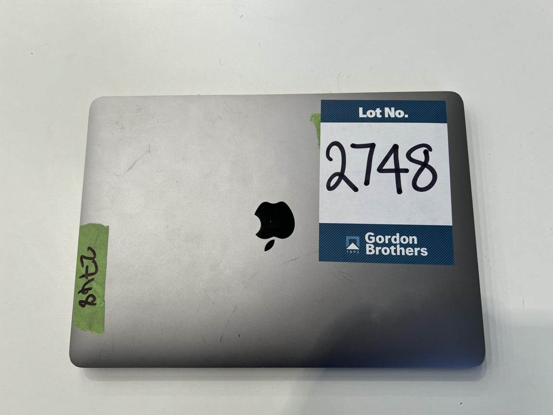 Apple, MacBook Pro A2289