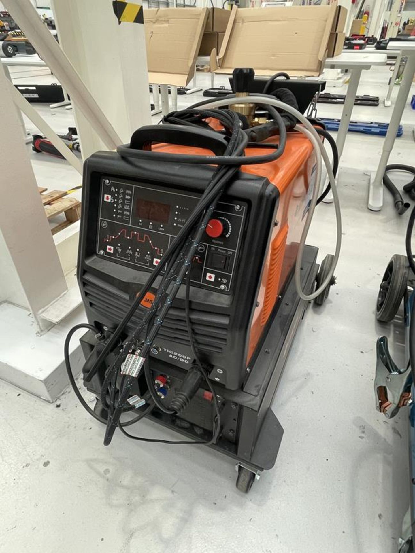 Jasic Tig 200P AC/DC (E104) tig welding set, Serial No. IEC60974-1