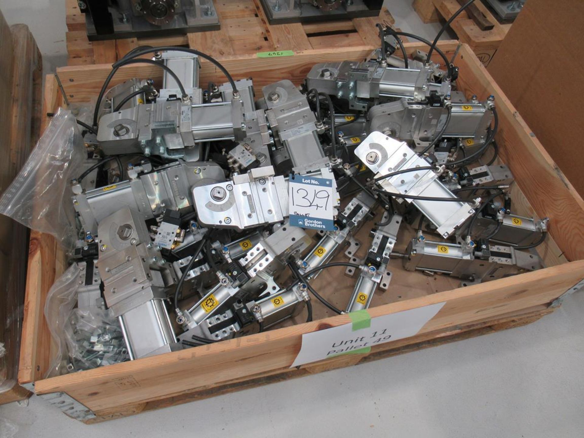 Pallet of Tunkers, V50.1.A00 T12 pneumatic clamps