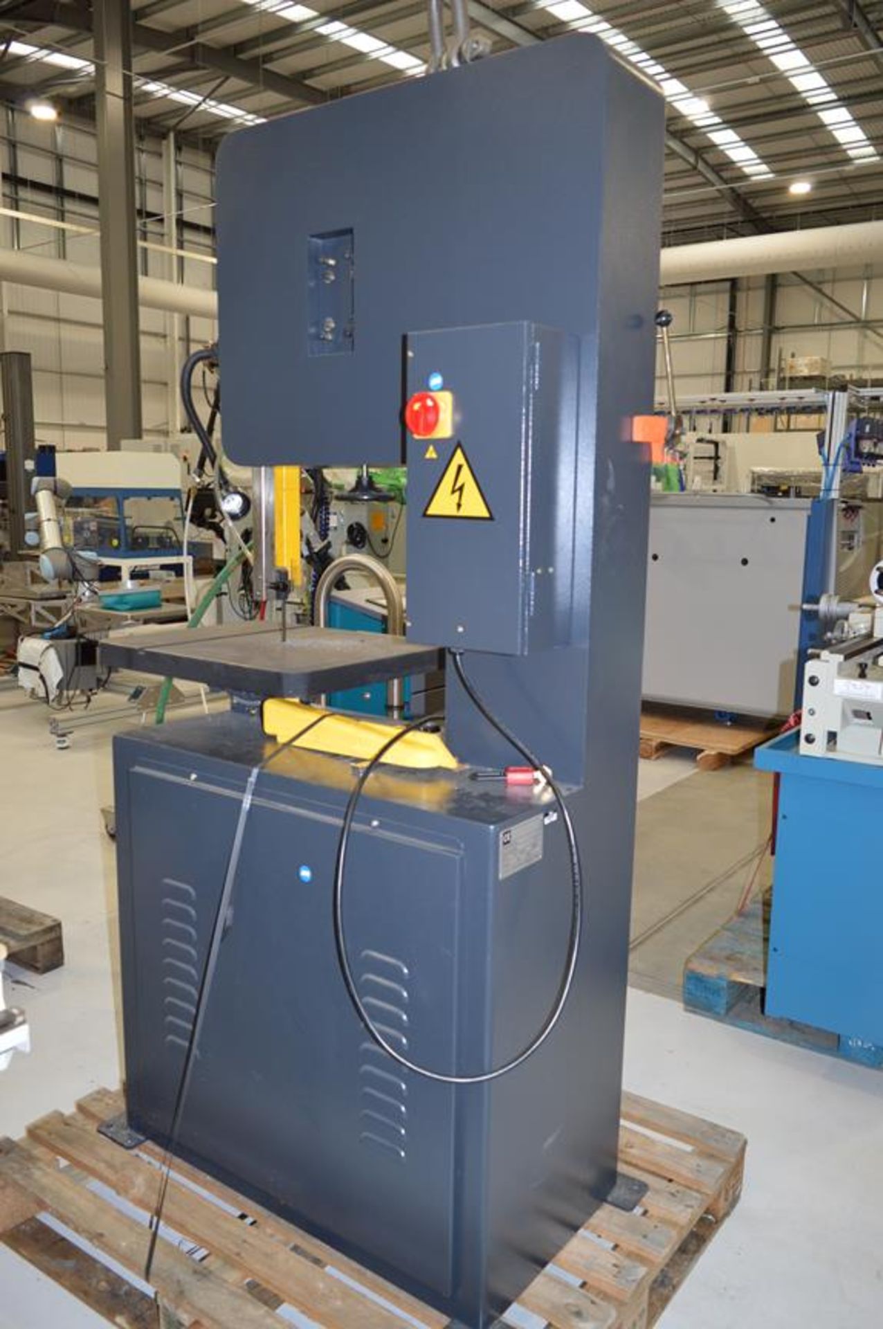 Sterling, SVR500 vertical bandsaw, Serial No. V502603 (DOM: 2021) with blade welder - Image 3 of 6