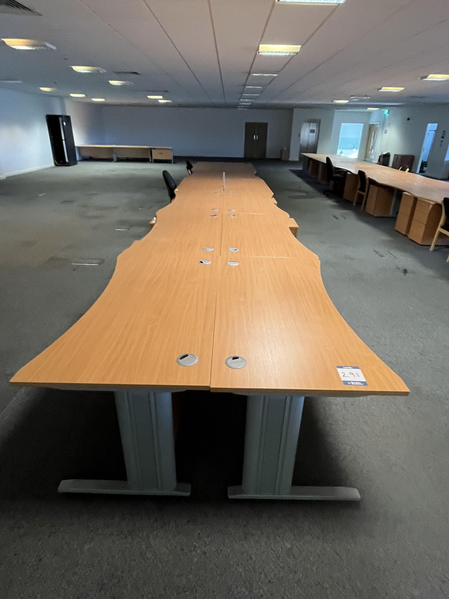 8x (no.) shaped front light oak veneer desks, 4x (no.) rectangular light oak veneer desks, 2x (