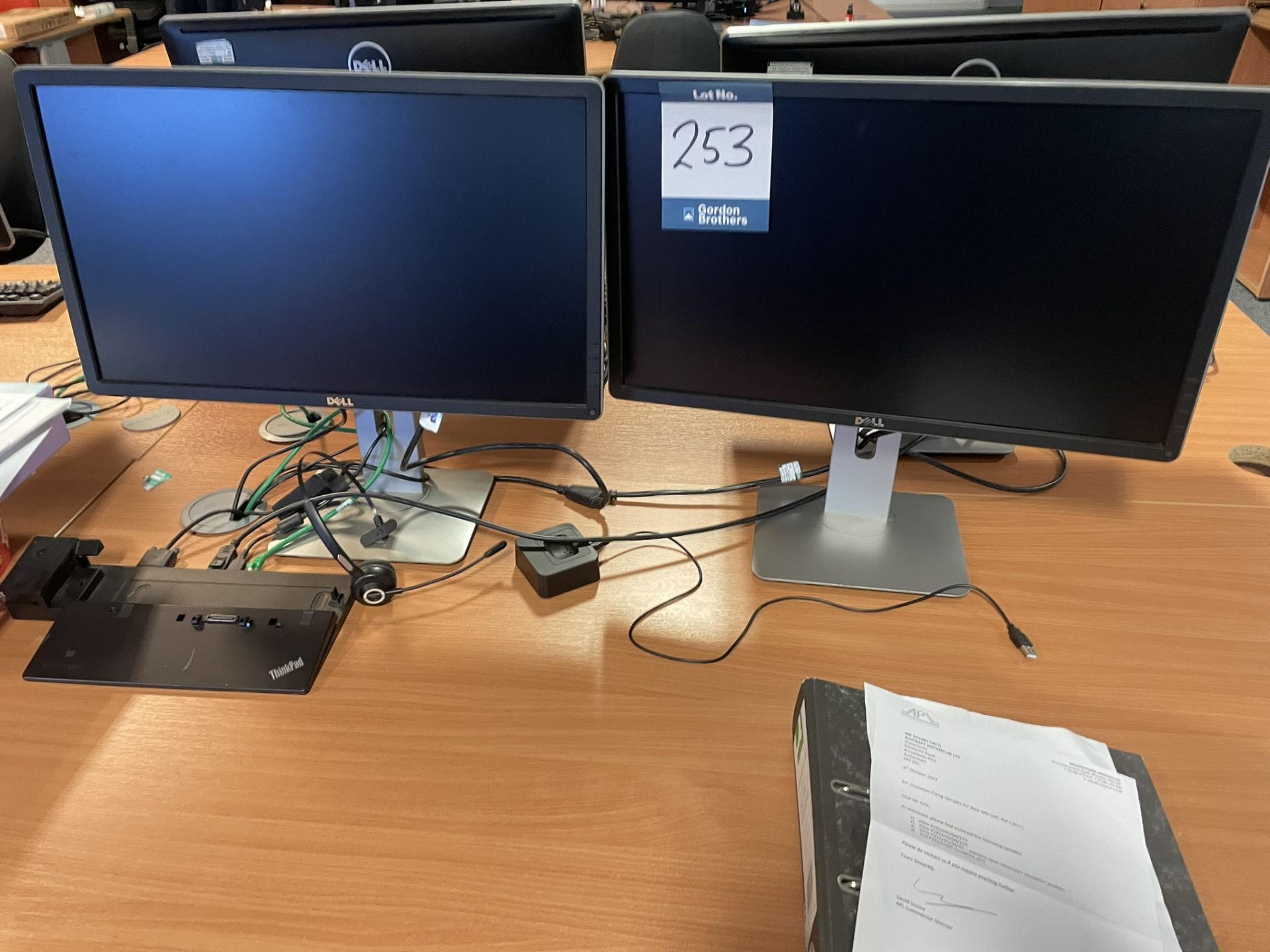 8x (no.) Dell monitors and 2x (no.) ThinkPad docking stations - Image 2 of 4