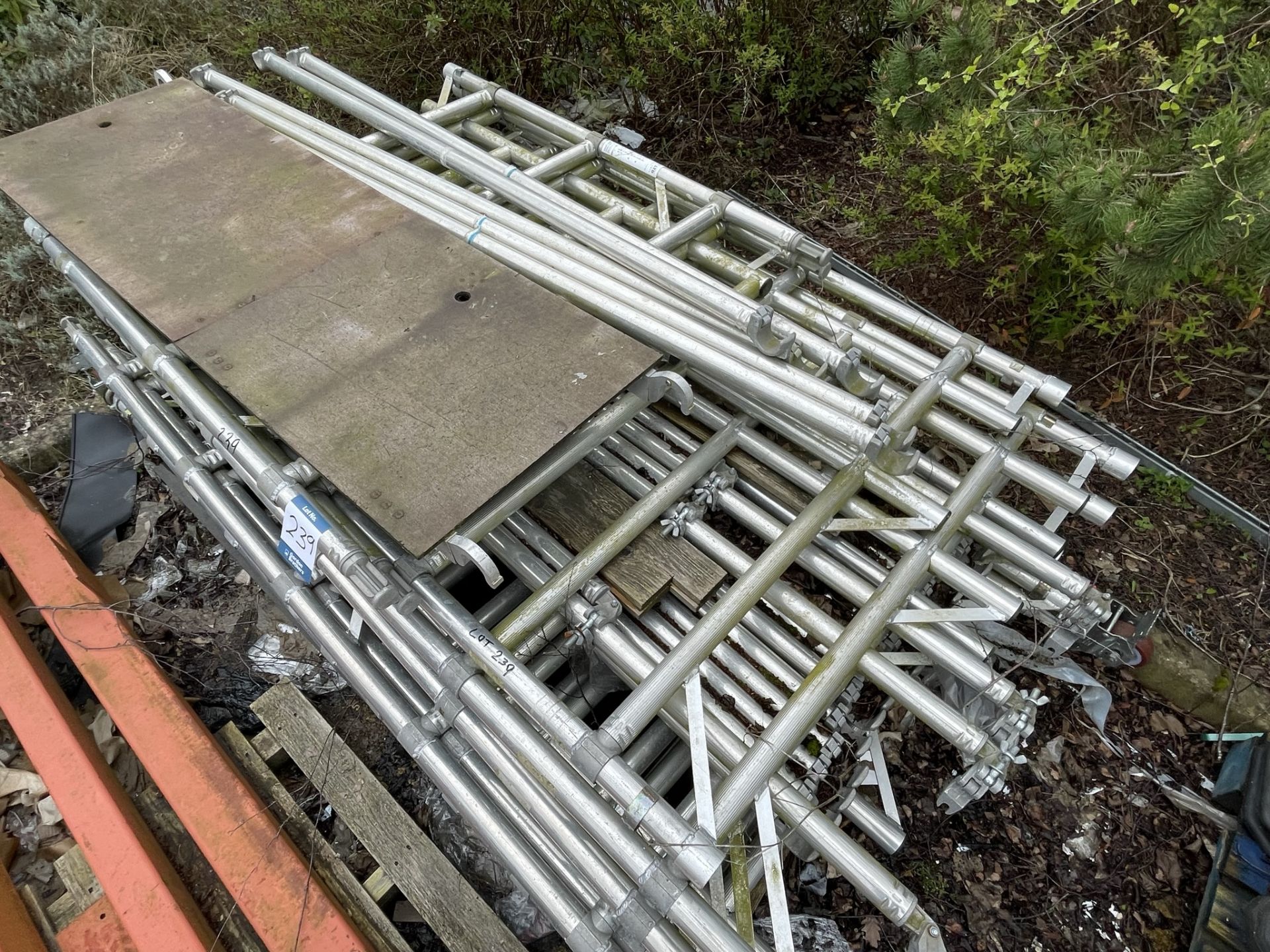 Towers, dismantled aluminium demountable access scaffold - Image 8 of 8