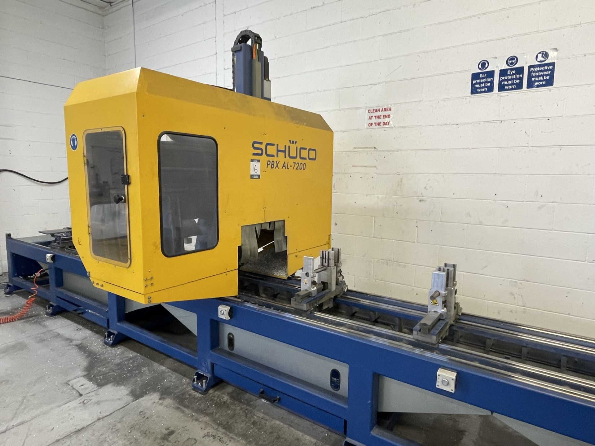 Schuco, PBX AL-7200 single spindle CNC profile machine centre, Serial No. 280863 (DOM: 2008) with - Image 9 of 11