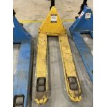 Unspecified manual pallet truck, capacity 2500kg