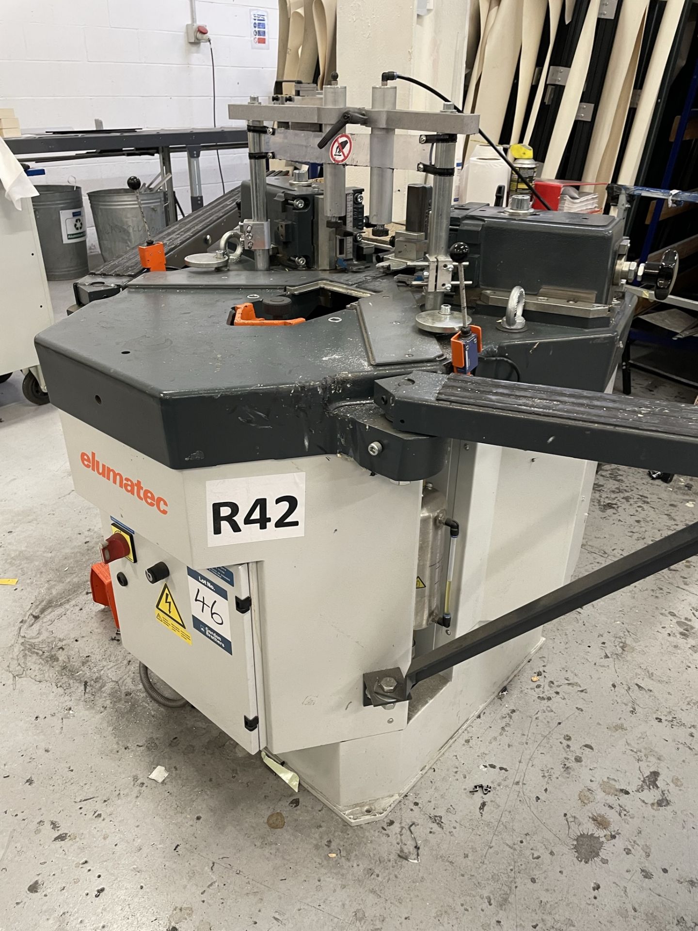 Elumatec, EP124/00 corner crimping machine, Serial No. 1240025720 (DOM: 2017), 40 pairs crimping