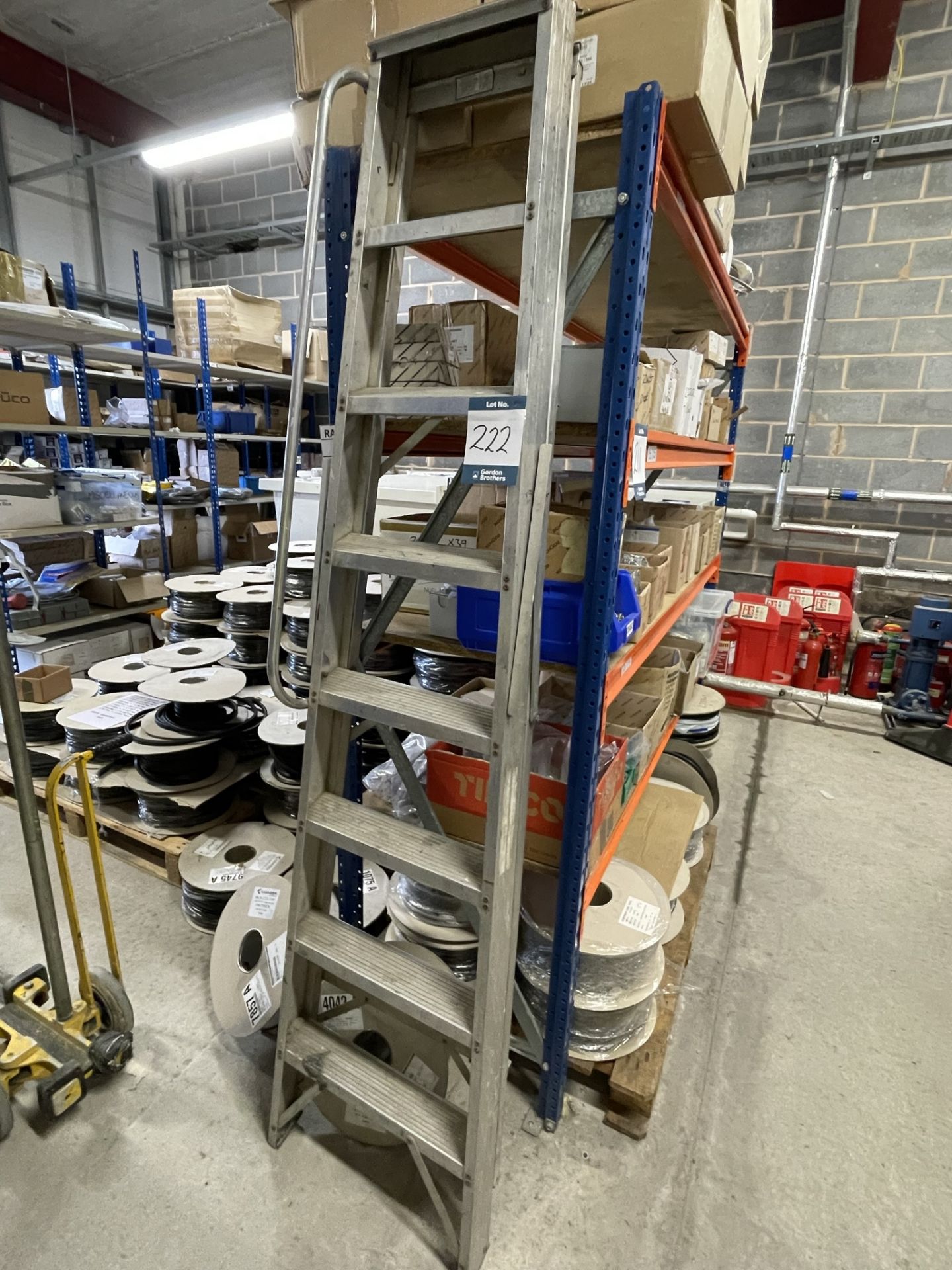 Aluminium eight tread step ladder