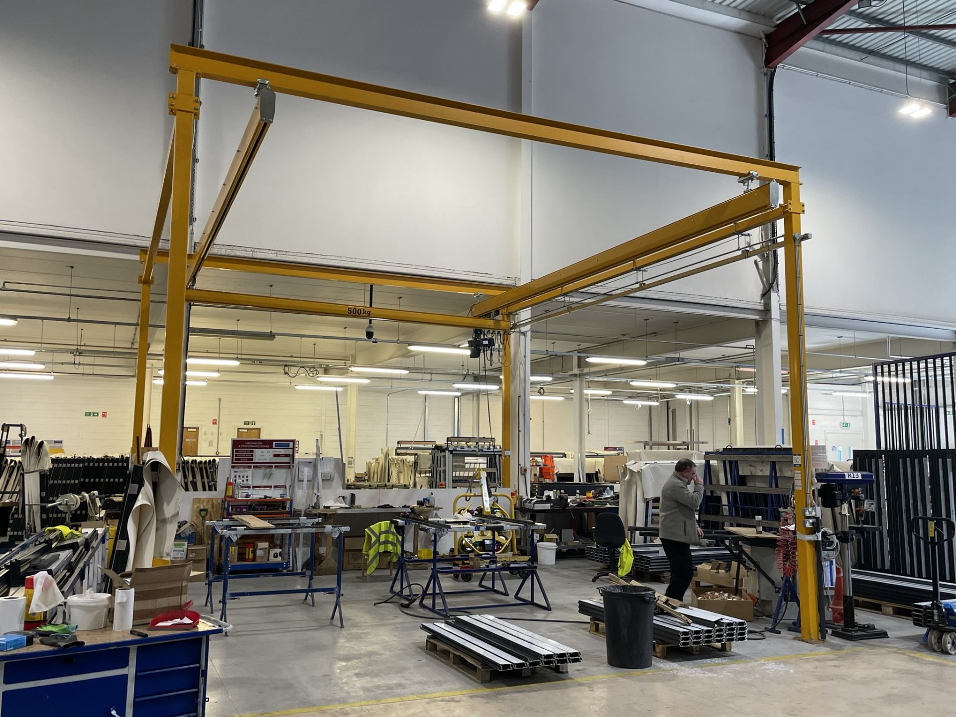 Steel lifting gantry, approx. 8m x 6m with lifting beam (SWL 500kg), Street electric chain block and