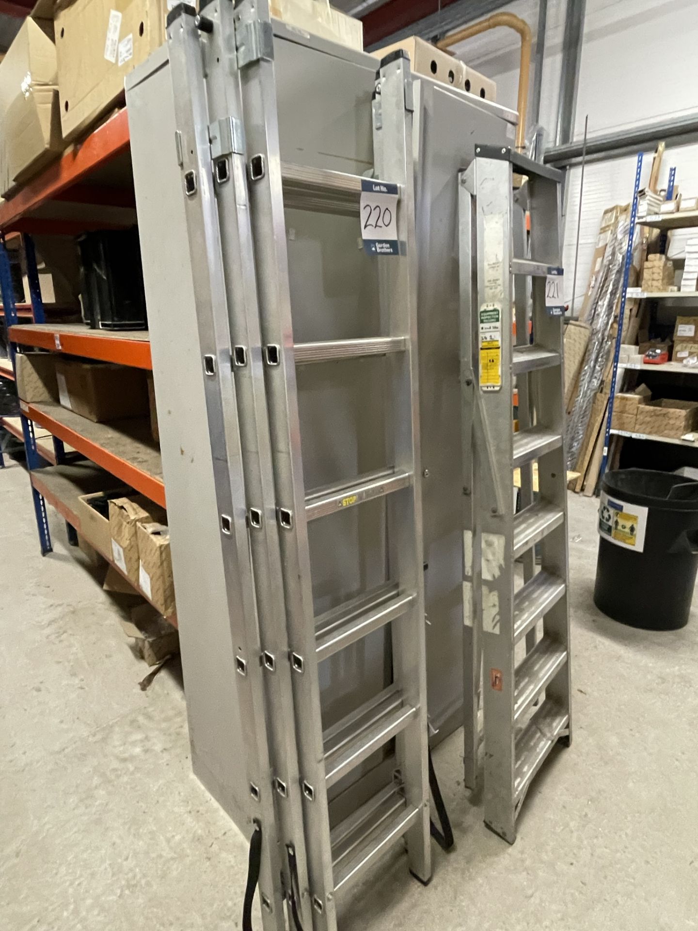 Youngman, Combi 100 aluminium tripple extension ladder - Image 2 of 2