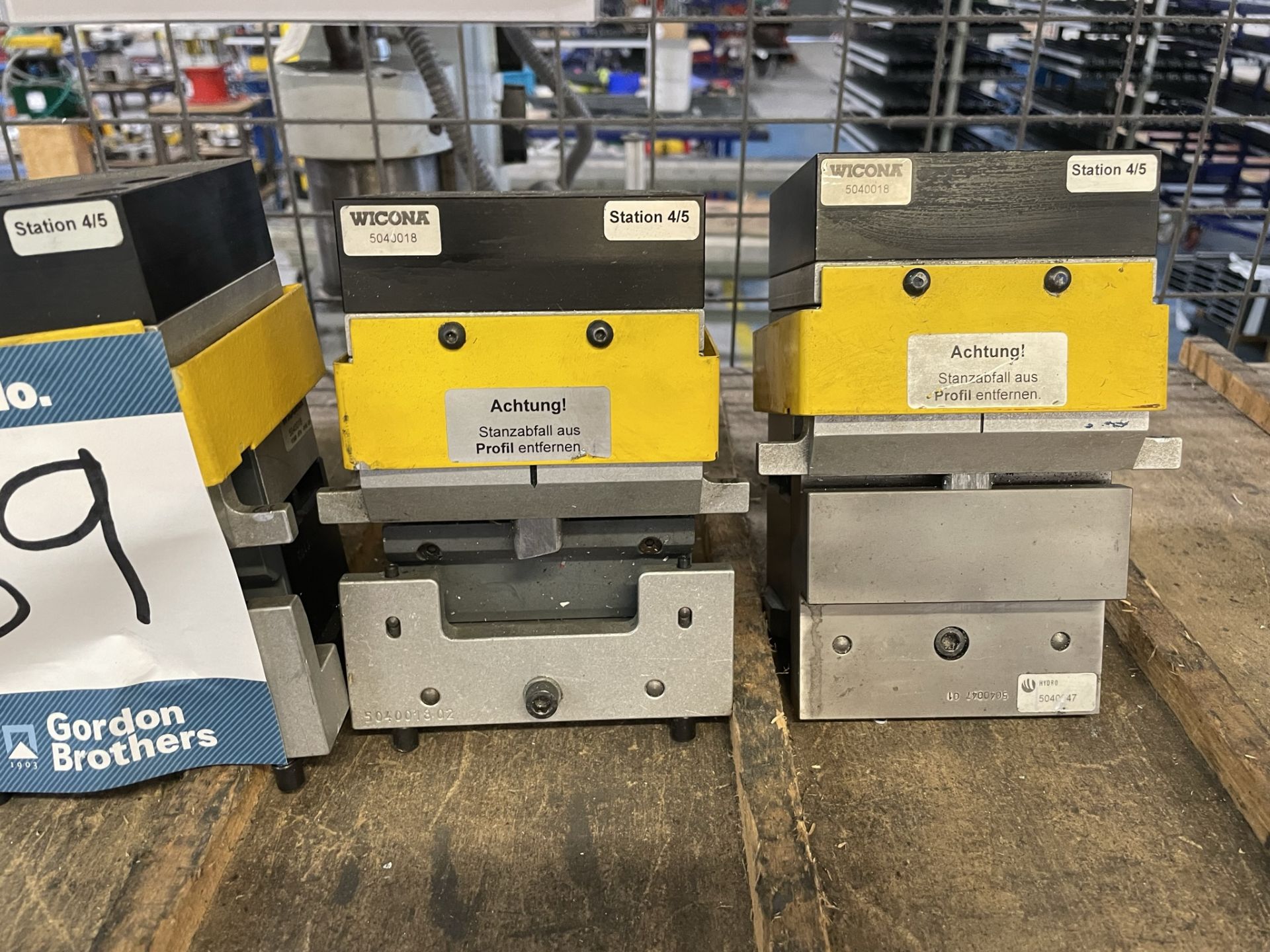 4x (no.) Wicona, pneumatic press tools including 5040046, 5040018 x3 (no.), Hydro 5940010 and - Bild 4 aus 4