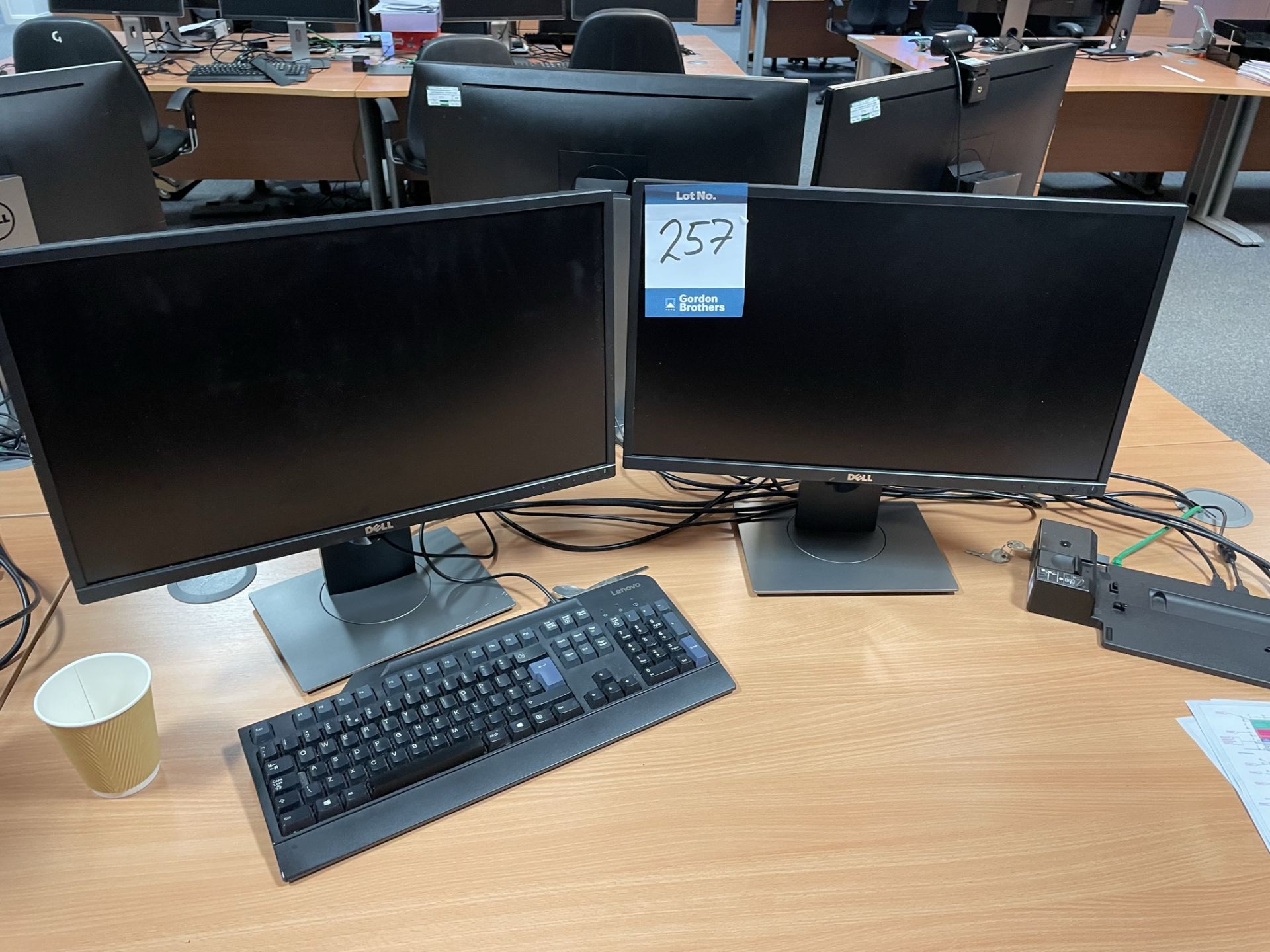 8x (no.) Dell, monitors with 2x (no.) HP, Thunderbolt docks and 2x (no.) ThinkPad docking stations - Image 4 of 4