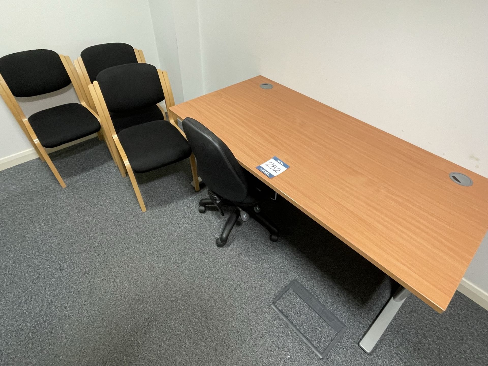 2x (no.) light oak veneer desks, a pedestal and 5x (no.) chairs - Image 3 of 3