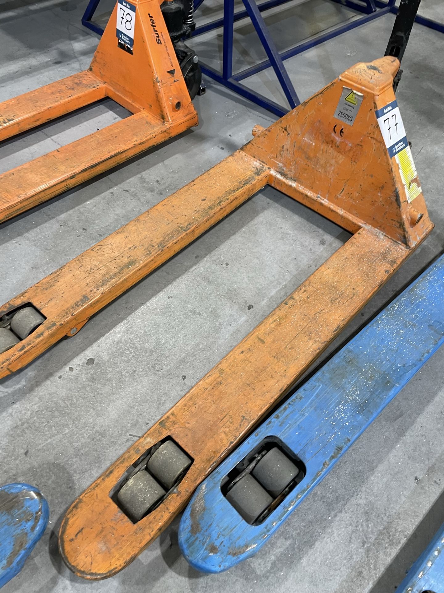 Record, manual pallet truck, capacity 2500kg