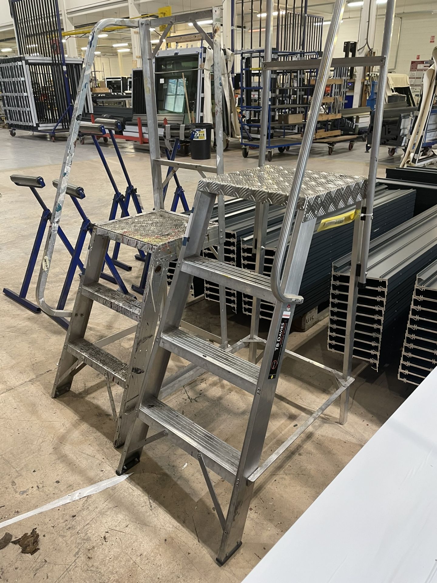 British Ladder, aluminium four tread access platform - Image 2 of 2