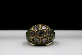 An Indian Gold and Enamel Polki Diamond Ring. Ring Size: US7.75/ UK17