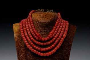A Coral Necklace with 5 Strands from the 19th Century with 18K Gold Clasp. Weight: 240g