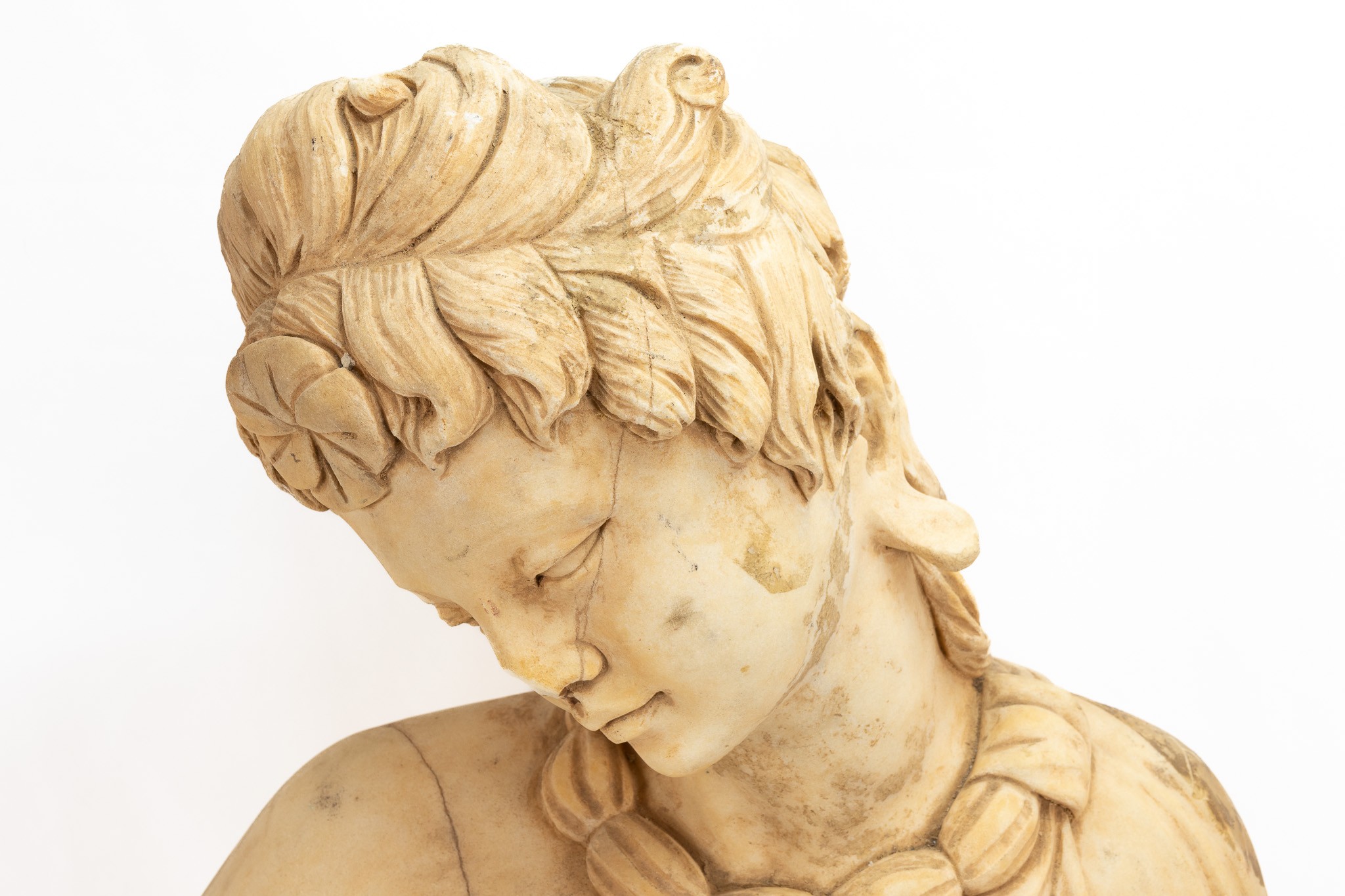 A Marble Bust of a Lady in the Style of the Roman  Period.

H: Approximately 60cm

The following col - Image 2 of 3