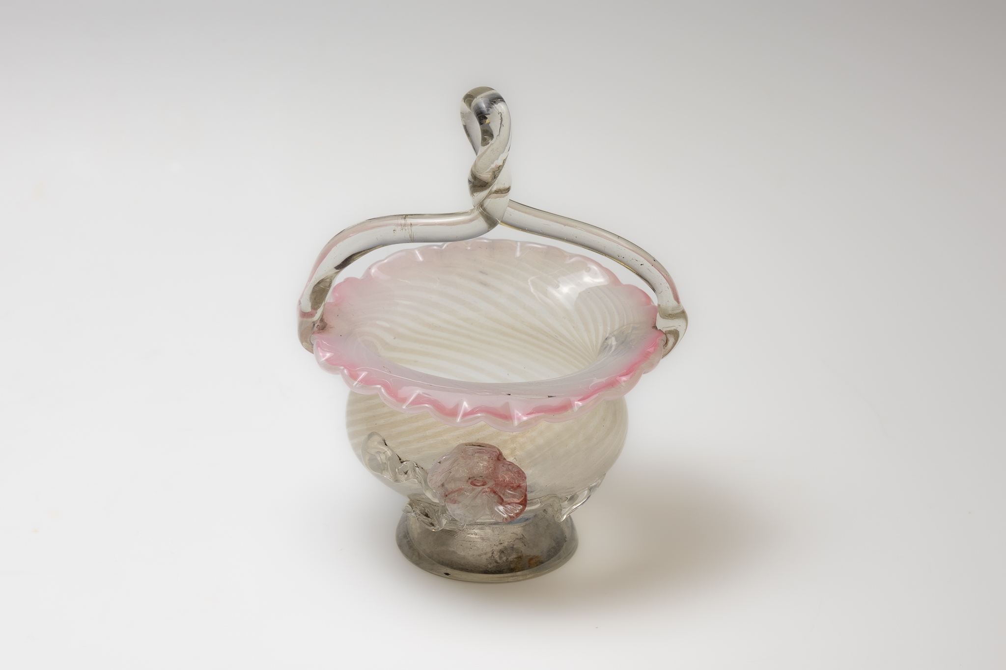 A Victorian Glass Basket from the 19th Century.

H: Approximately 17cm 
