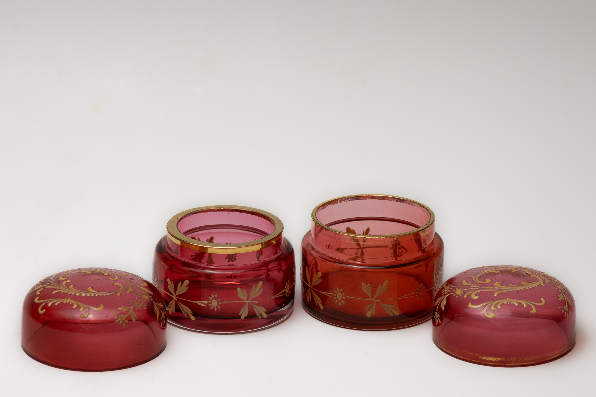 A Pair of Antique Bohemian Red Glass Powder Pots from the 19th Century.

Approximately 7 x 7cm  - Image 2 of 2