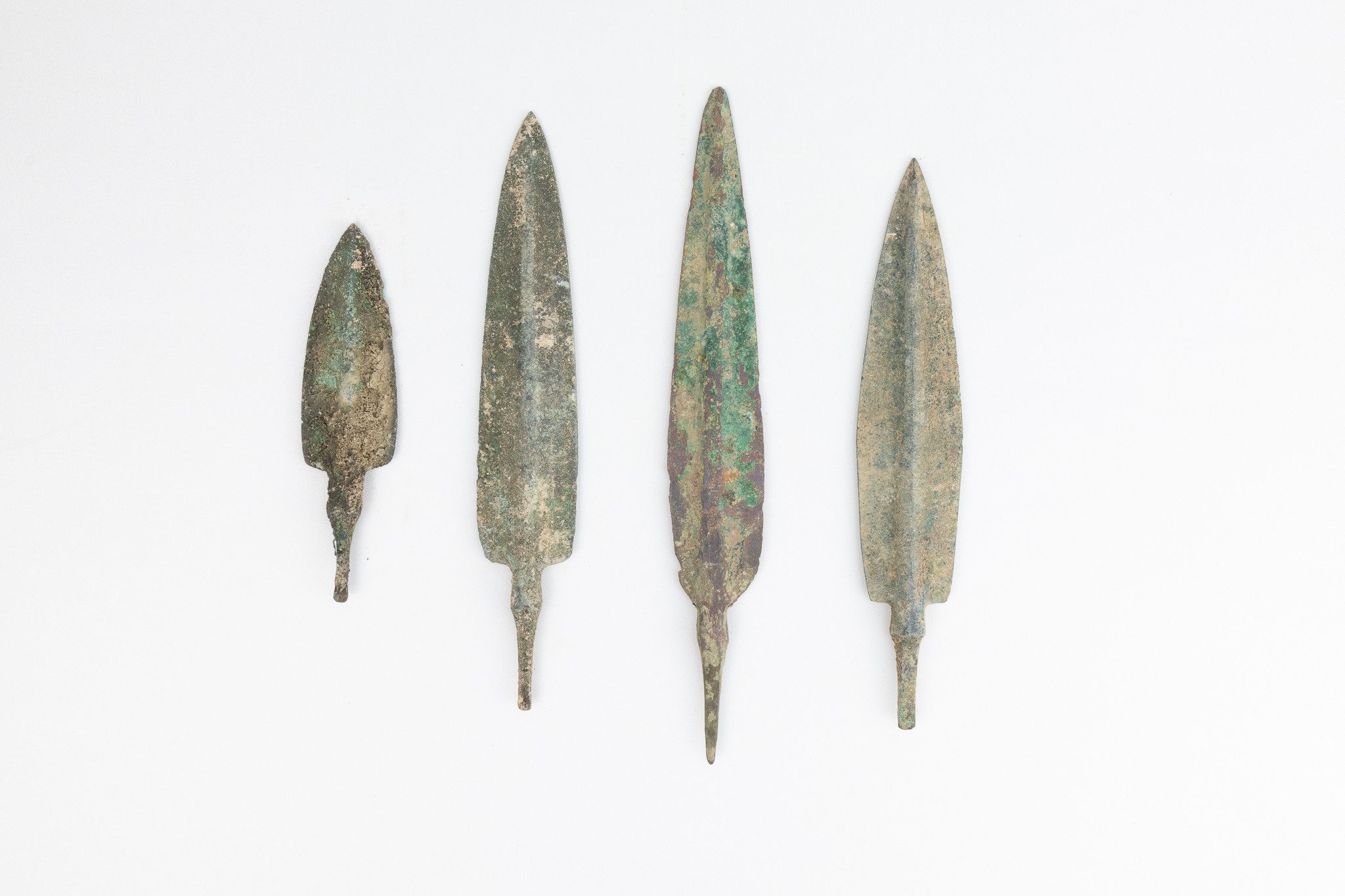 A Lot of 4 Luristani Bronze Daggers.

L: Approximately 9.8 - 17cm 