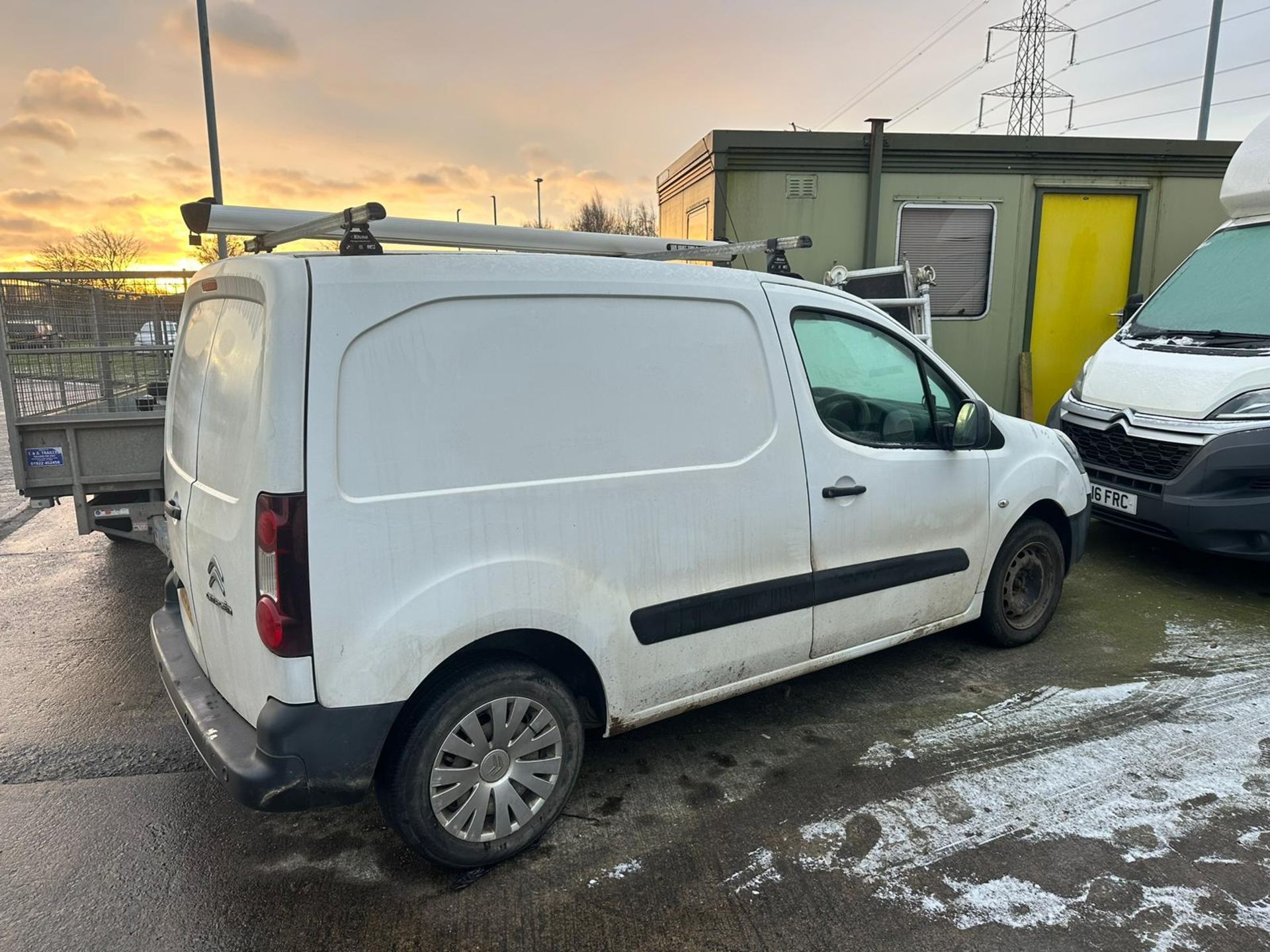 CITROEN BERLINGO 2015 WHITE 3 SEATS, REG NU15 OTR, MILEAGE 74826 MOT DECEMBER 2024 - Image 4 of 4