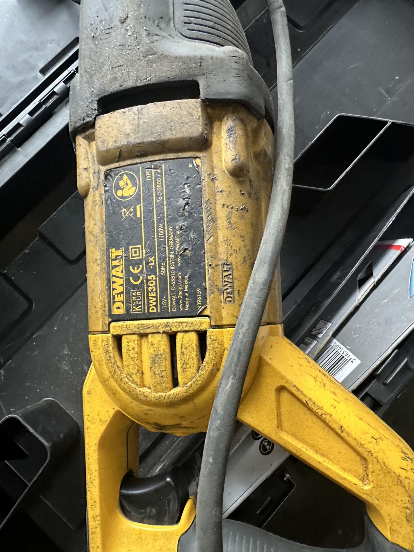 DEWALT DWE 305 PK 110V ELECTRIC SAW - Image 2 of 2