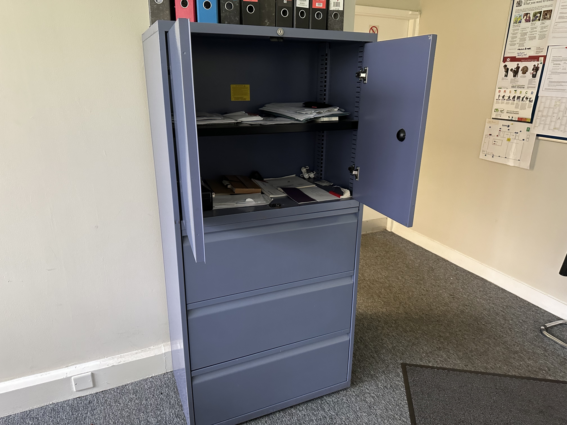 FILING CABINET - 3 x DRAWER WITH TOP LOCK UNIT - Image 2 of 3