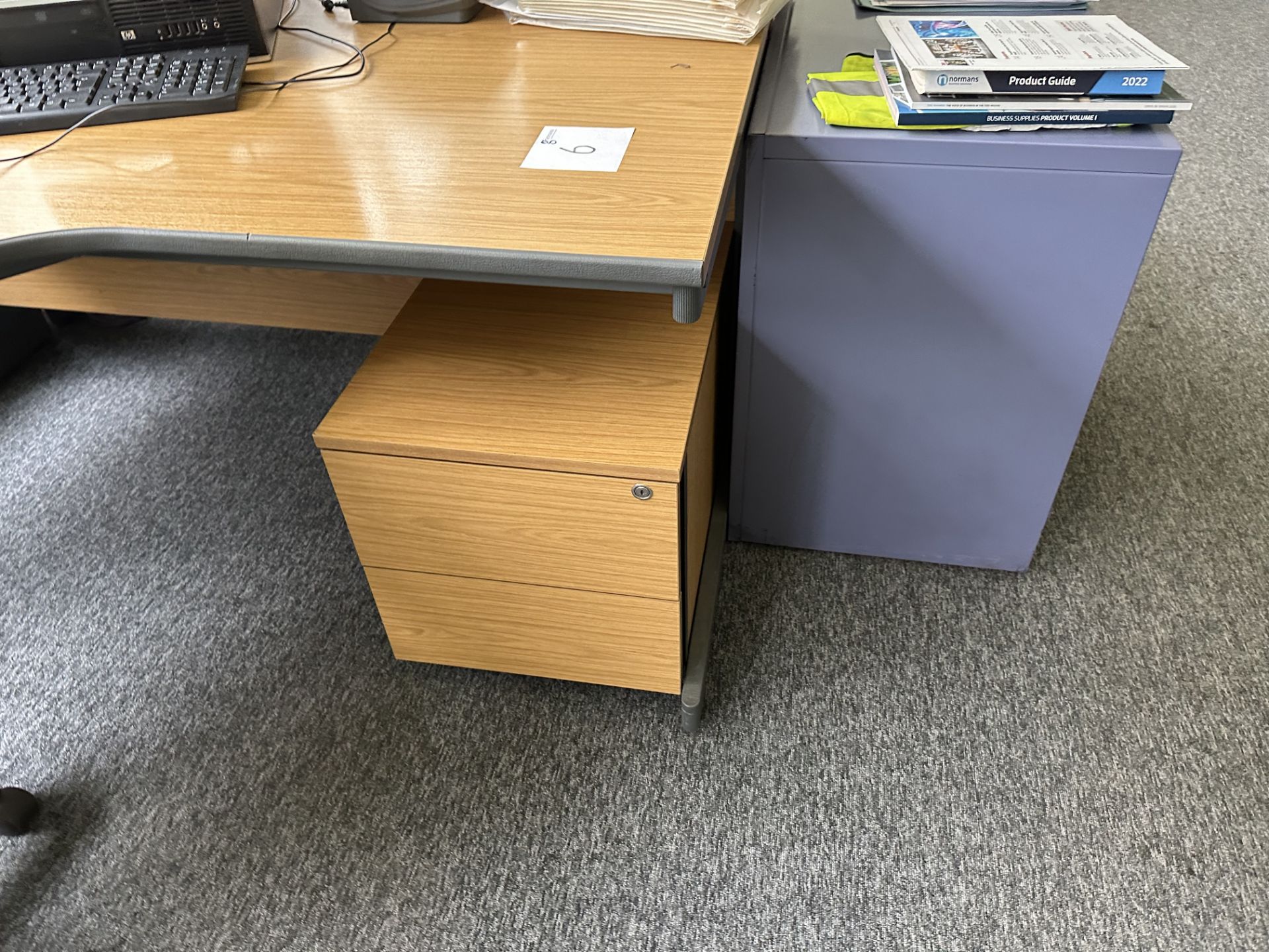 OFFICE SUITE - MONITOR, DESK CHAIR, CABINET & DRAWERS - Image 2 of 2