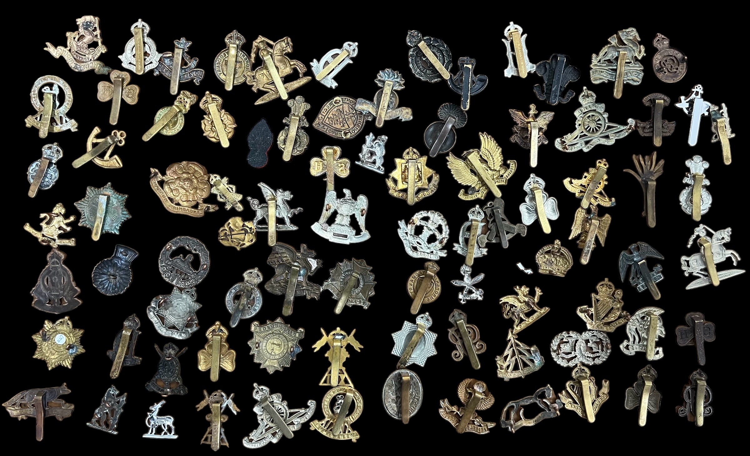 Mixed lot of military cap badges etc (80+) with examples of Queen's Own Yeomanry, East Surrey, - Image 2 of 2