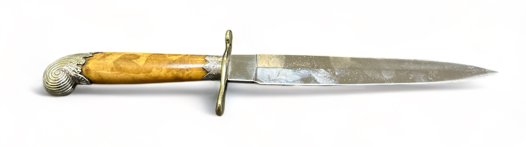 Decorative marble handled dagger with nautilus pommel - Image 2 of 2