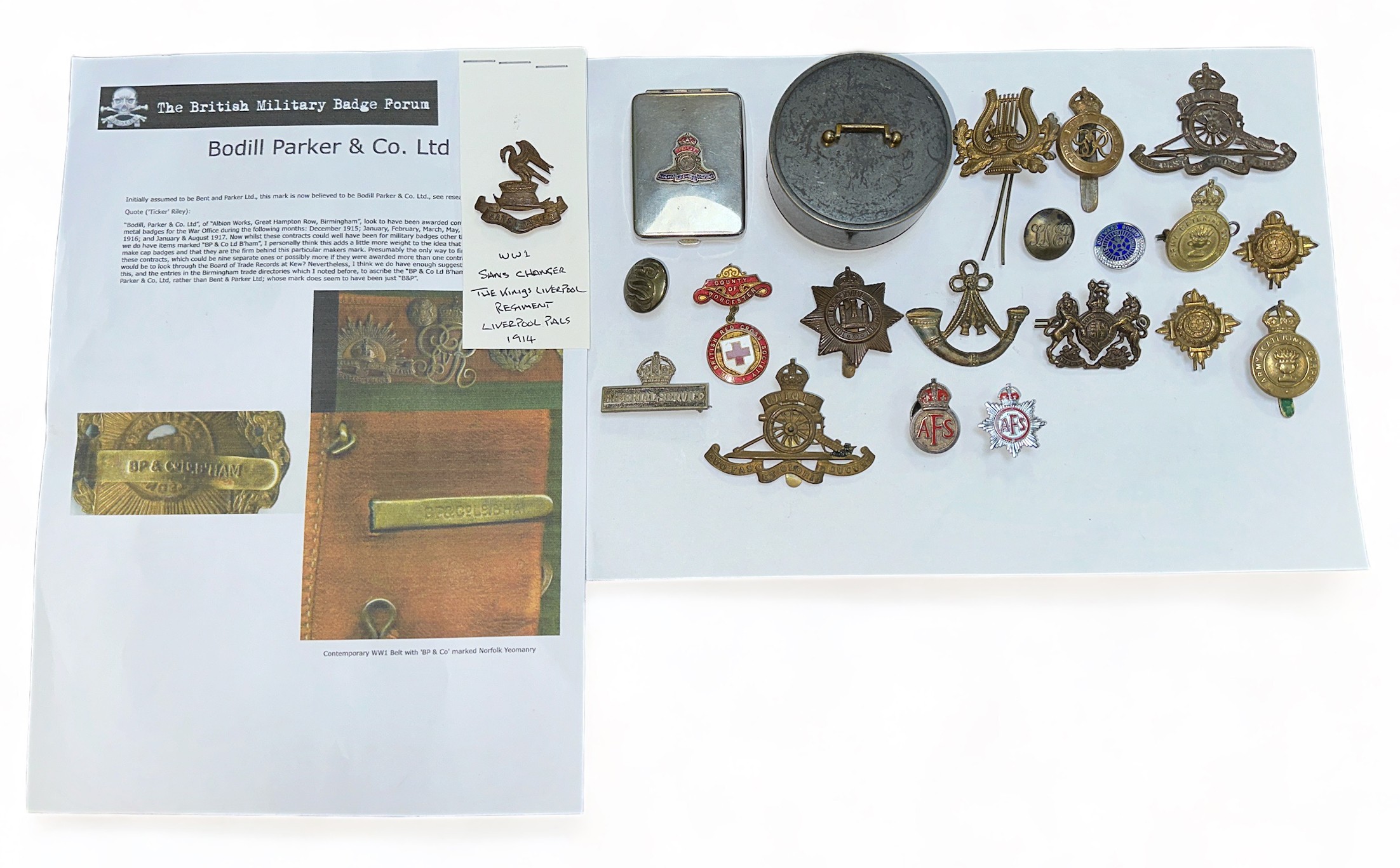 Range of militaria with 6 cap badges including Liverpool Regt by Bodill Parker & Co, Life Guards - Image 2 of 3