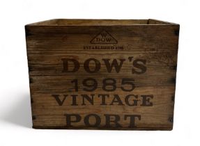 Wooden ‘ Dow’s 1985 Vintage Port ‘ box / empty port case. Useful decorative storage / vinyl record