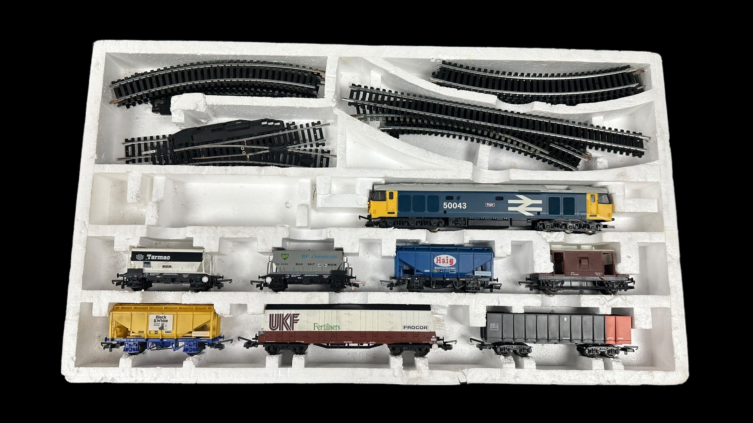 Lima diesel goods set No. 1061071, with BR blue 50043 Eagle locomotive, wagons (7) including Haig - Image 2 of 2