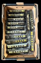 OO gauge unboxed coach collection including Pullman (13), range of Hornby, Lima, etc., generally