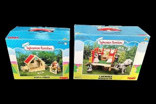 TOMY Sylvanian Families Pony & Stable No. 3176 and Caravan (horse-drawn) No. 3165, generally