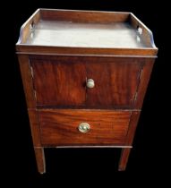 Late 18th Century mahogany tray-top commode. 50 x 45 x 80cm.