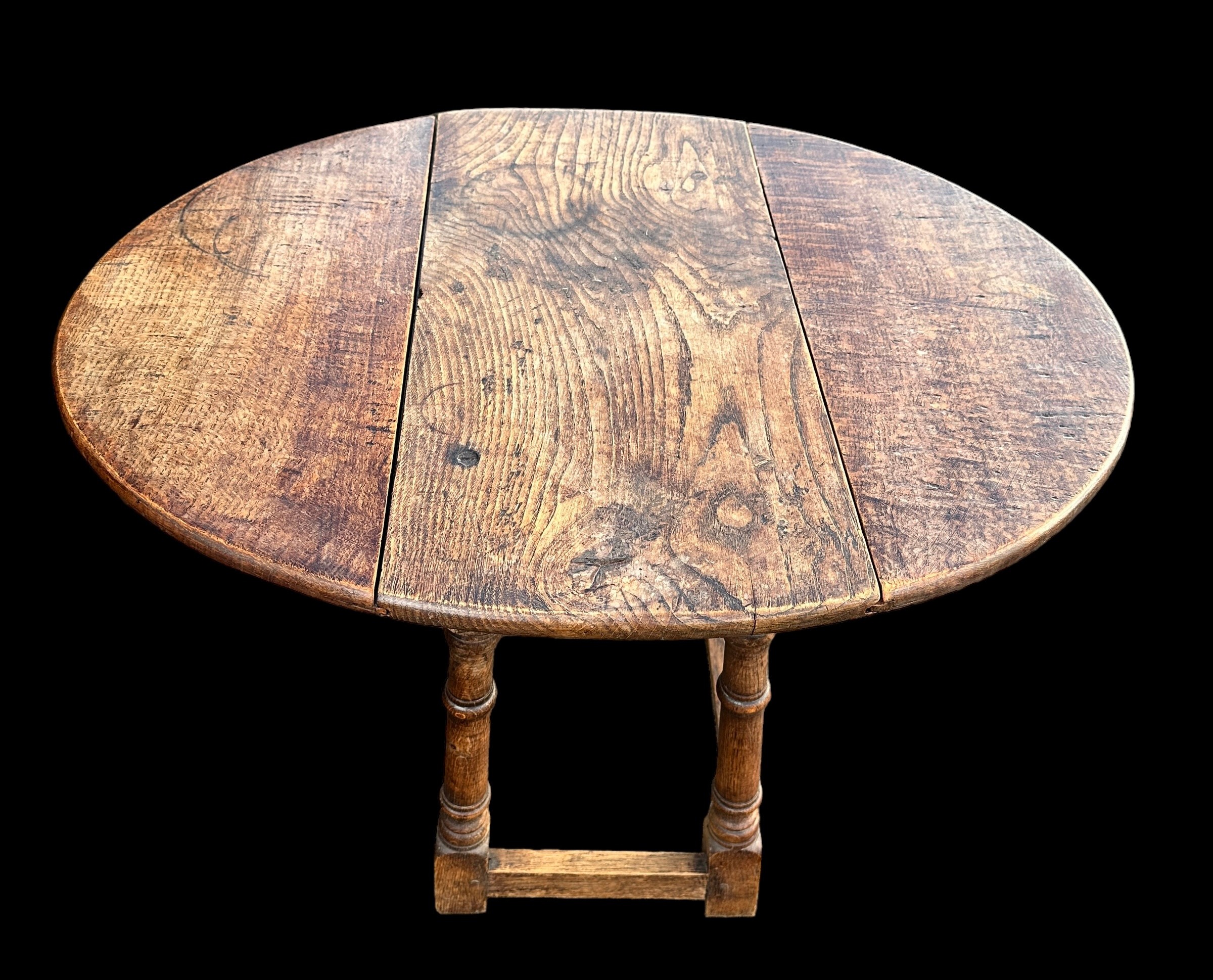 Mid 20th Century oak drop-leaf coffee table. 61 x 31 opening to 76cm, h 54cm. - Image 3 of 3