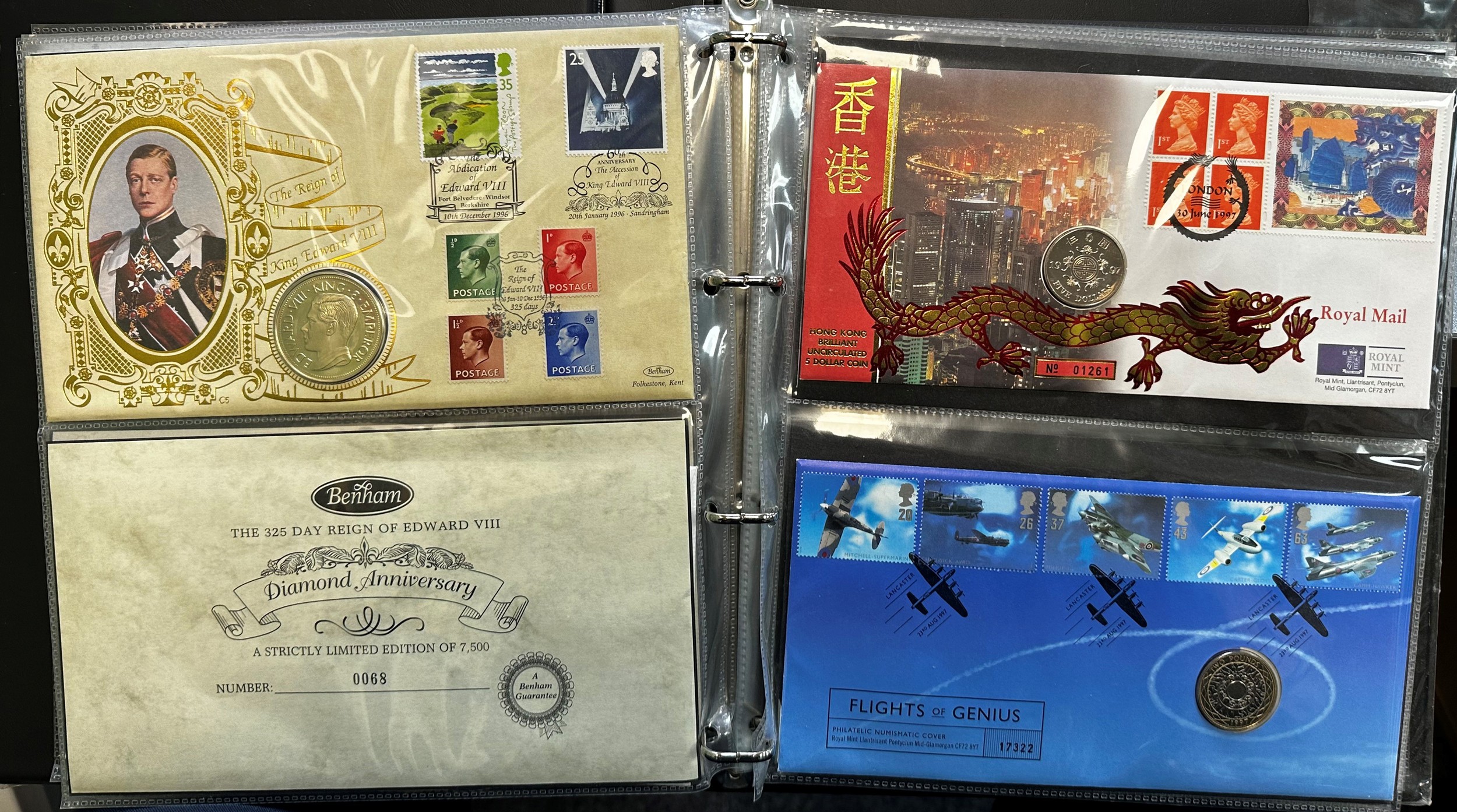 Collection of commemorative coin covers in binder, to include £5 (x4), £2 (x7) and others. Total - Bild 2 aus 2