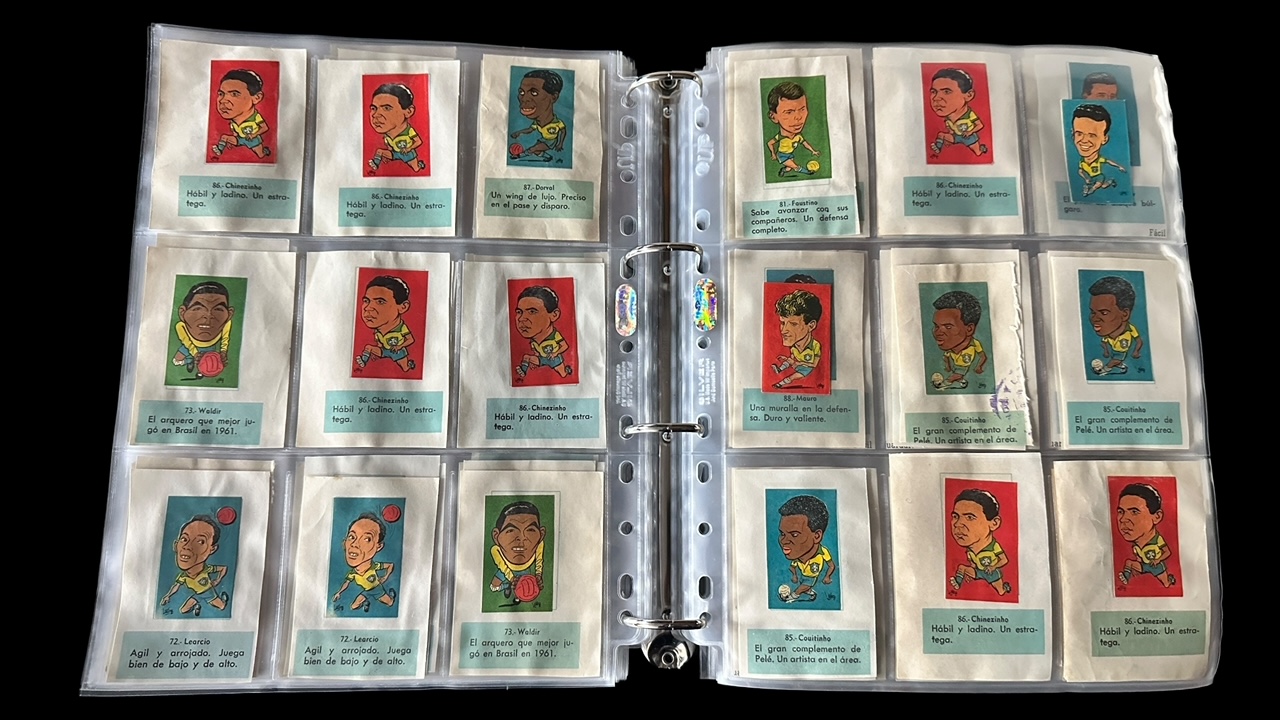 L.C.L./L.O.L. Chile 1962 World Cup Football stickers (approx. 2,500), in 2 albums, all in plastic