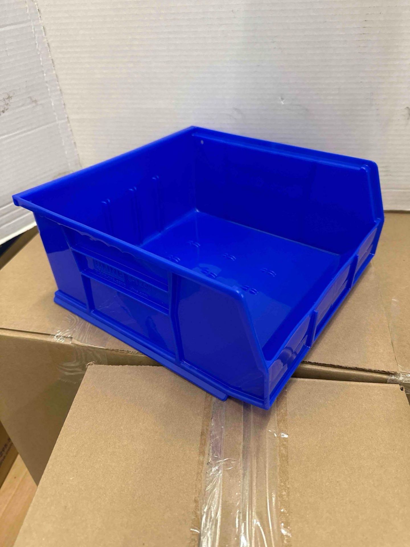 (2 Boxes) Uline Akro Plastic Stackable Bins - Bild 2 aus 3